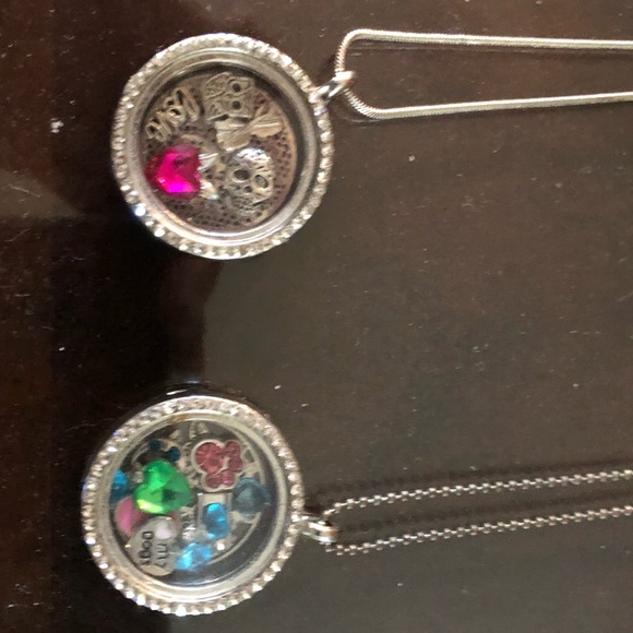 Homemade floatingcharm necklaces & real bracelets - Picture 3 of 5